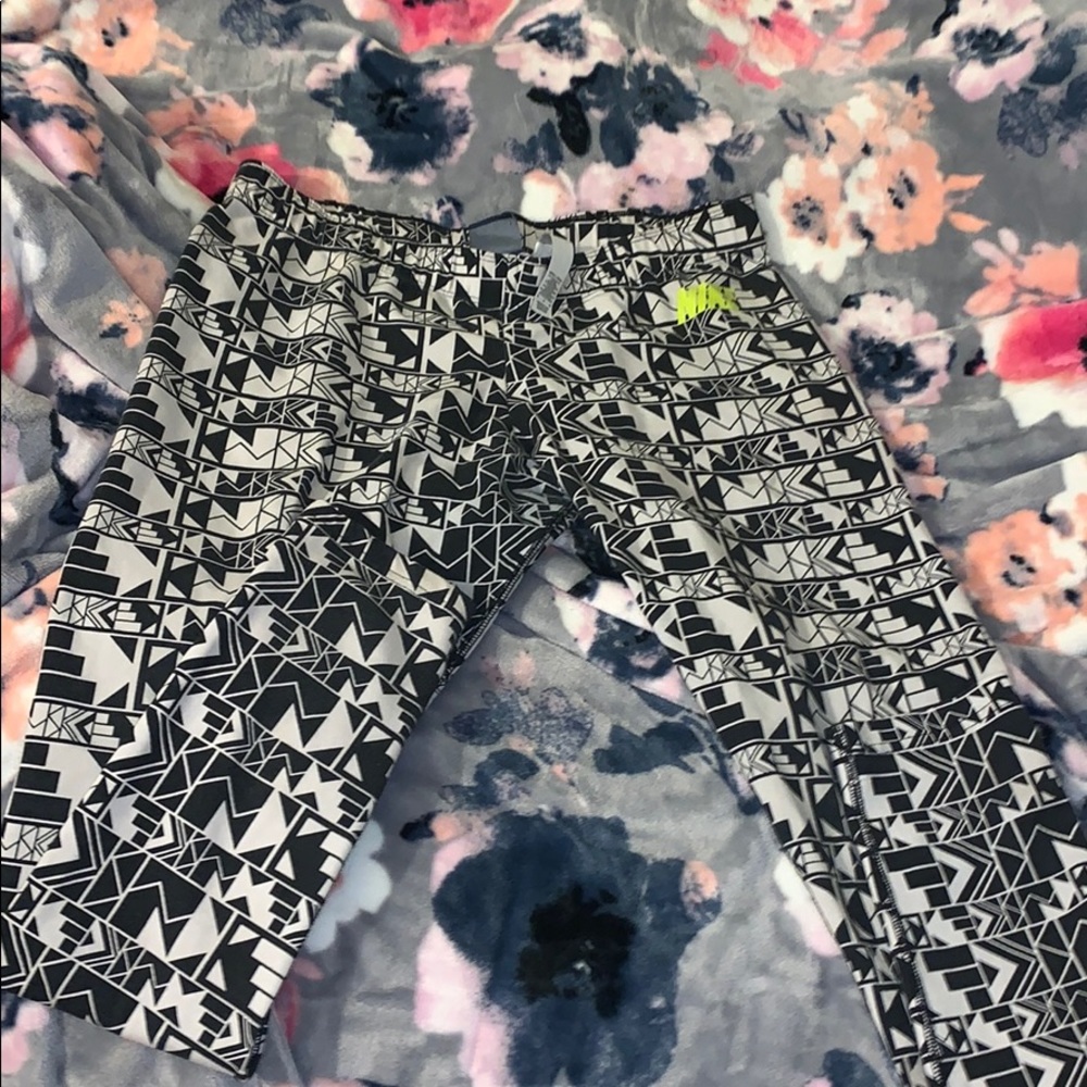 NIKE LEGGINGS